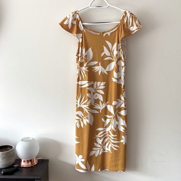 Dress - Picture 1 of 4